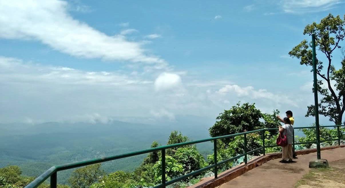 Meghahatuburu Sunset View Point, Kiriburu