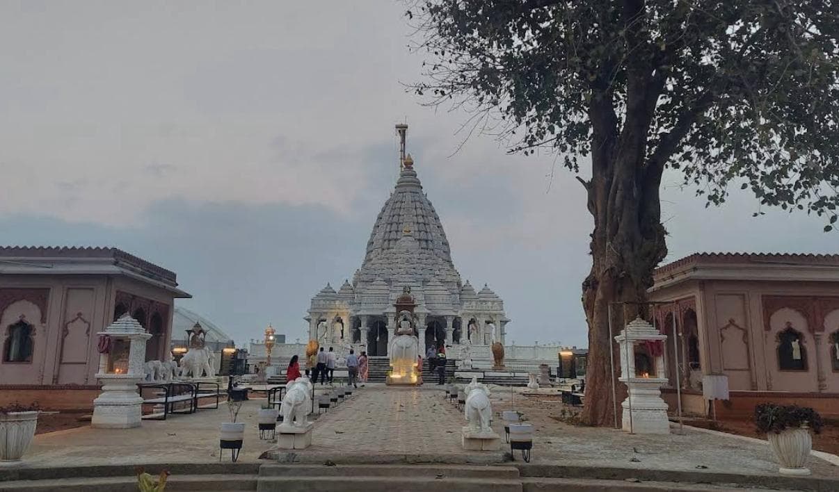 Nandprabha Shwetamber Murtipujak Jain Temple